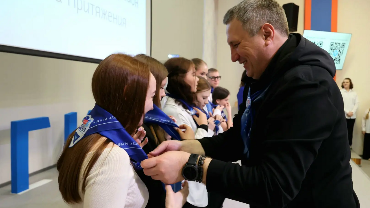 В рамкх проекта ШАГИ девять команд самарских шк...