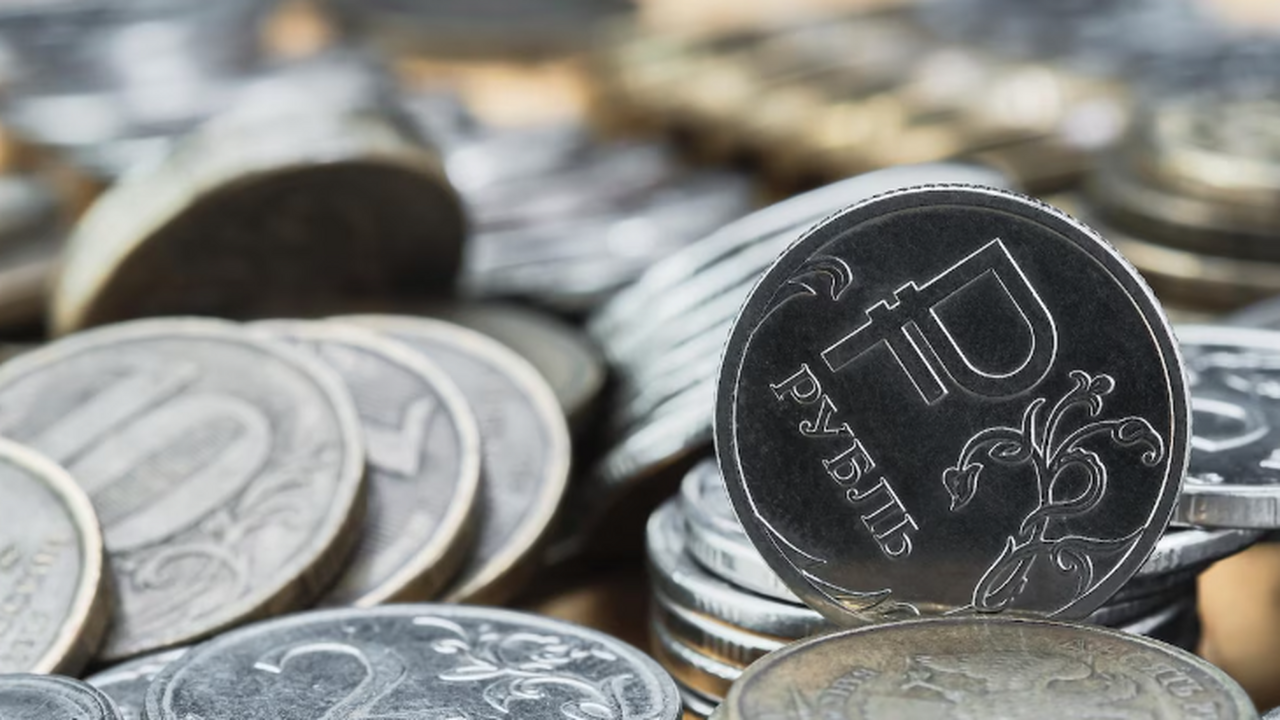 Болельщик футбольного клуба «Крылья Советов» из...