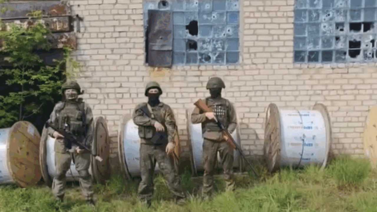 Самарским военнослужащим, участвующим в специал...