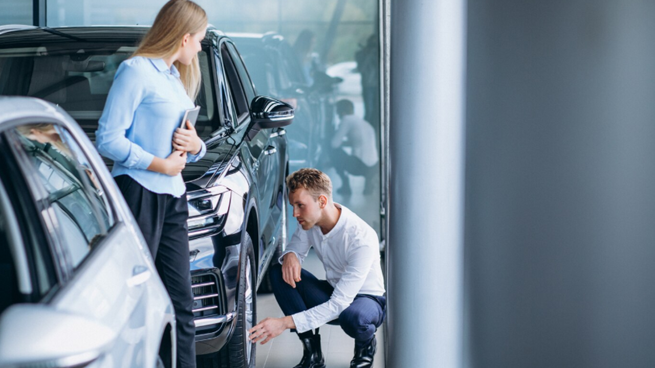 По прогнозам автодилеров, в 2026 году в России ...