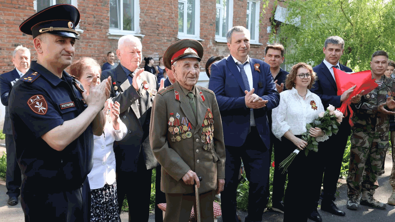 7 мая глава города Самары Иван Носков вместе с ...