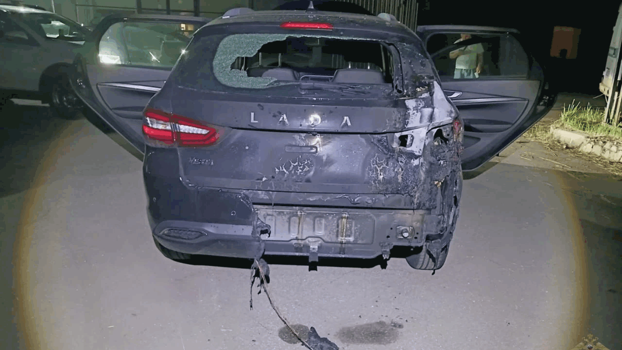 Под Тольятти клиент автосалона сжег Ладу, которая внезапно подорожала 39-летний гражданин выбрал в салоне машину и до...