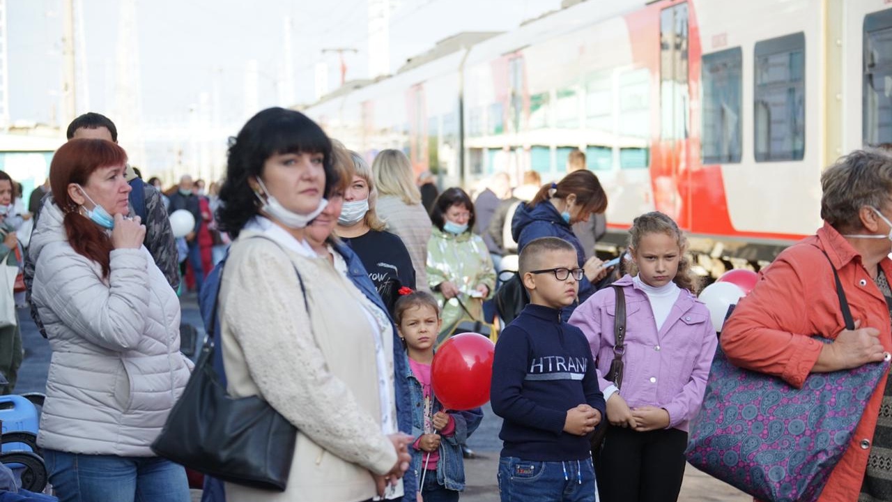 С 13 января движение скоростного электропоезда ...