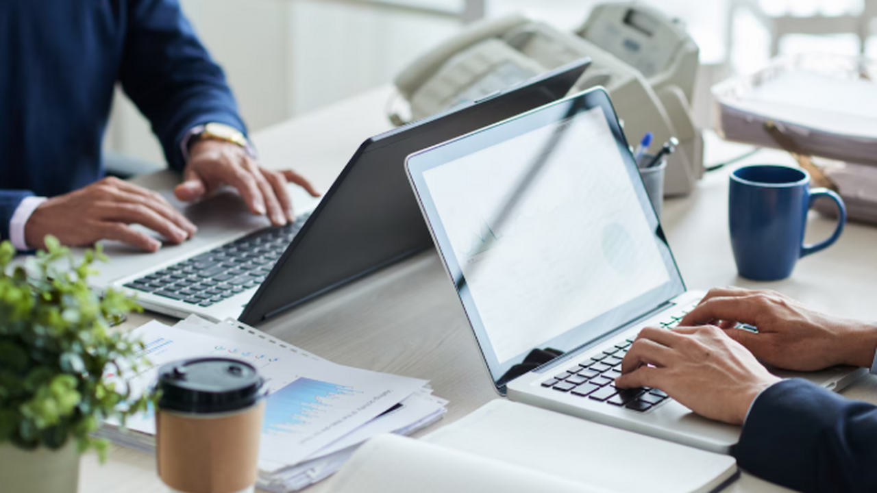 Опрос: 60% самарцев тратят рабочее время на решение профессиональных задач В ходе проведенного исследования SuperJob было ...