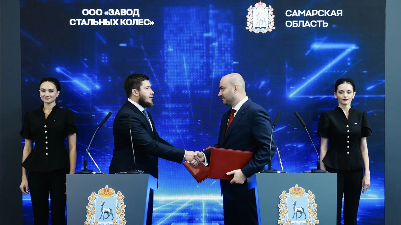 На ПМЭФ-2026 Вячеслав Федорищев и Семен Шиянов ...