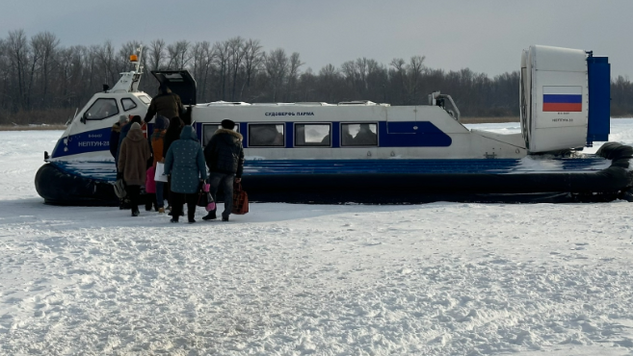 В Самаре завершилась работа зимней переправы судов на воздушной подушке Суда на воздушной подушке, осуществлявшие перев...