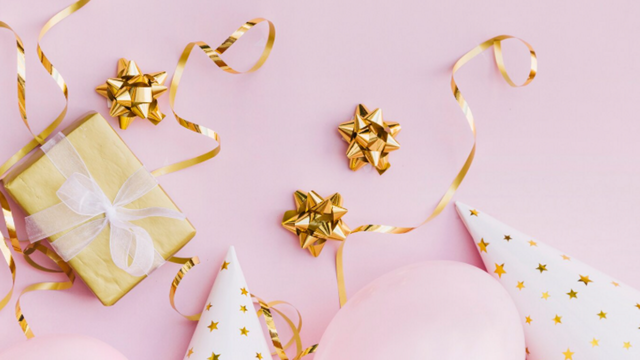 Премьер-министр России Михаил Мишустин поздрави...