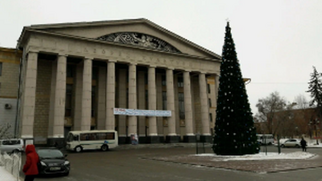 В Самаре под охрану взят Дворец Культуры на пл....