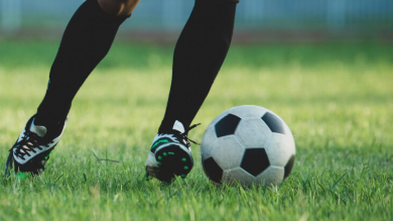 В четверг, 19 марта, футбольный клуб «Крылья Со...