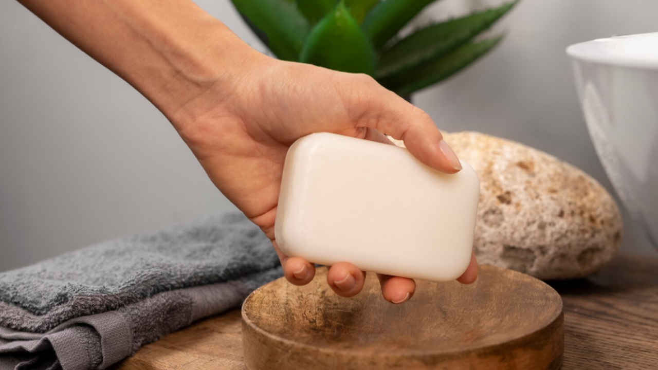 Когда кажется, что пятно от ягод, травы или вин...