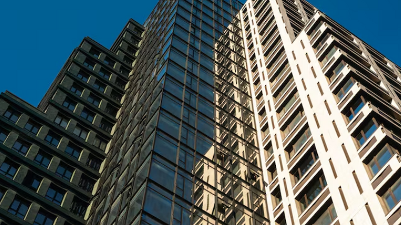 В марте текущего года динамика цен на жилую нед...