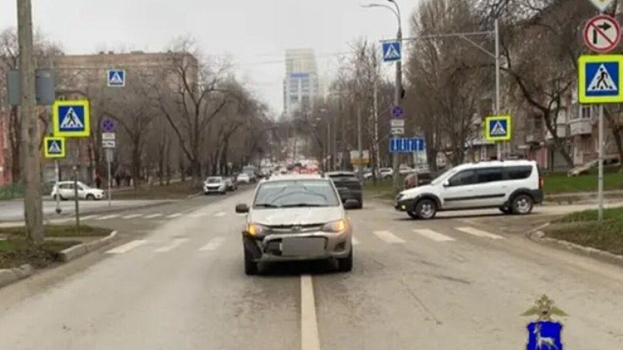 28 ноября девушка 20 лет попала под колеса Lada Kalina в Октябрьском р-н Самары В Октябрьском районе города Самары 28 ноября, о...