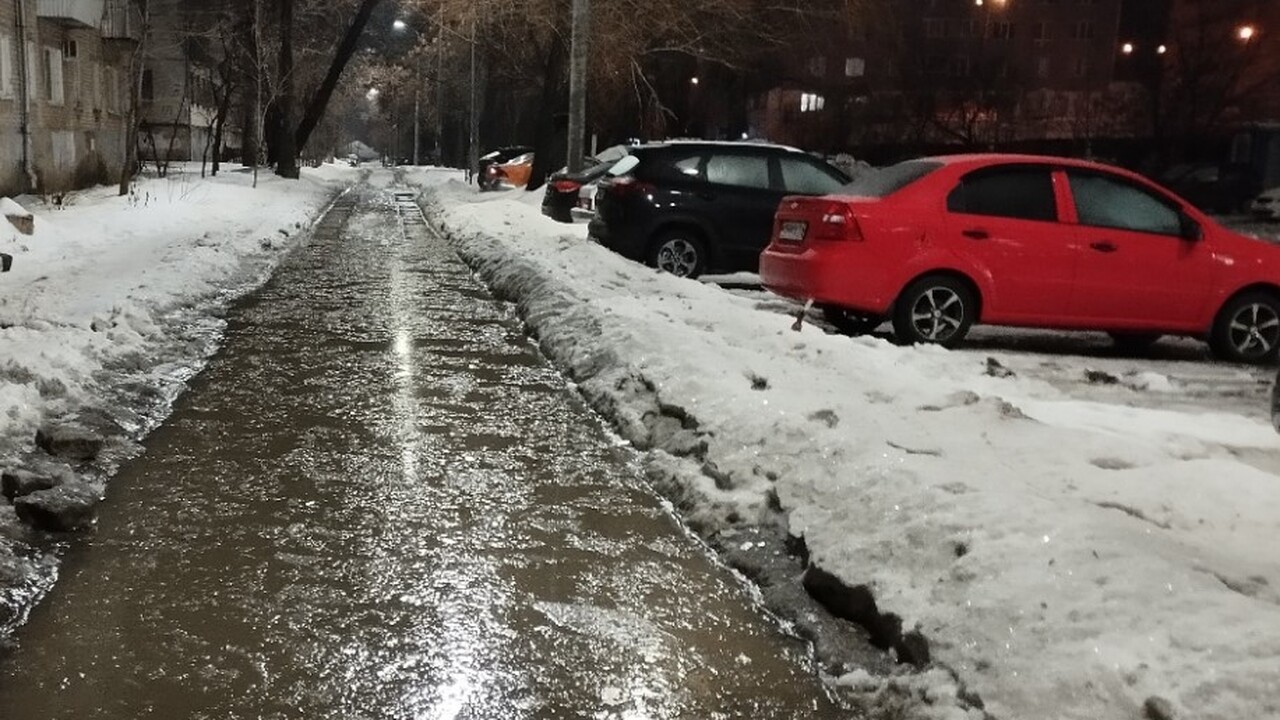 В Самаре, на пересечении Гаражной улицы и Треть...