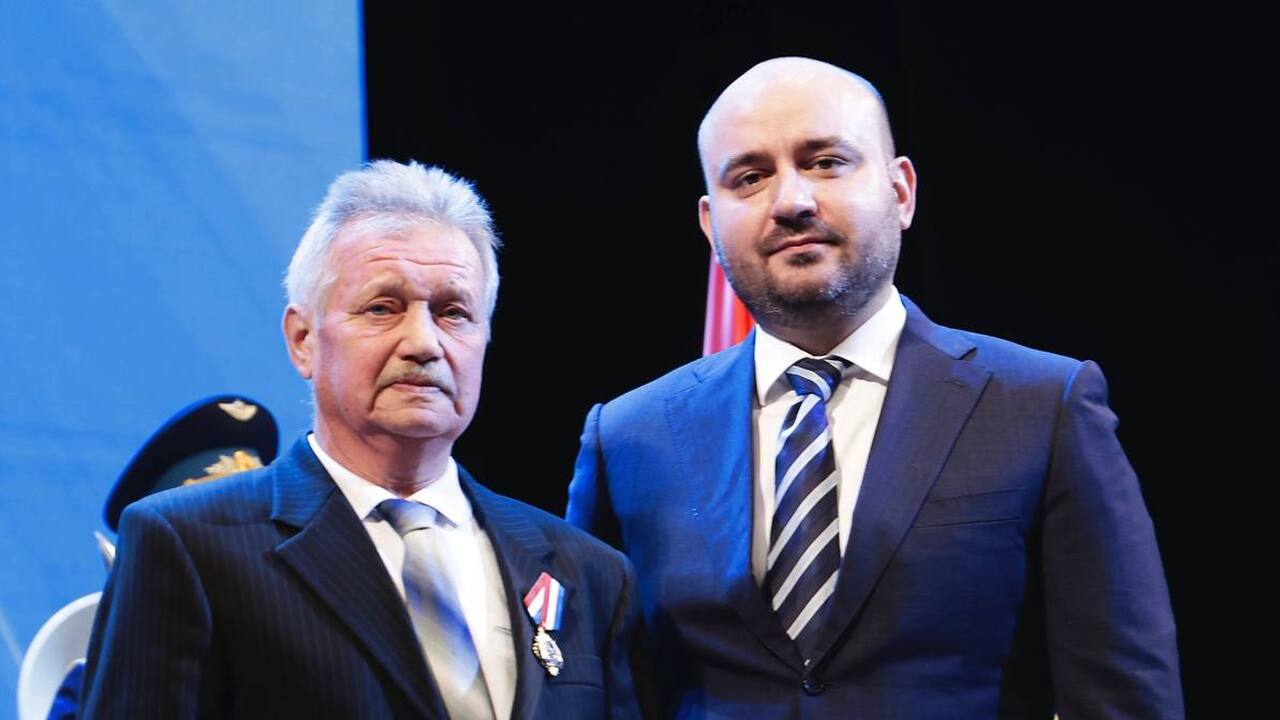 «Надо любить свою работу…»: самарский нефтепереработчик удостоен Почётного знака «Трудовая Слава» На одной заводской установке – 46 лет: губернат...