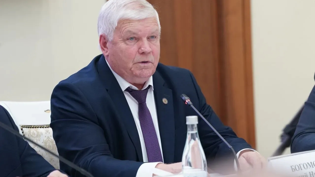 В понедельник, 13 октября, губернатор Вячеслав ...