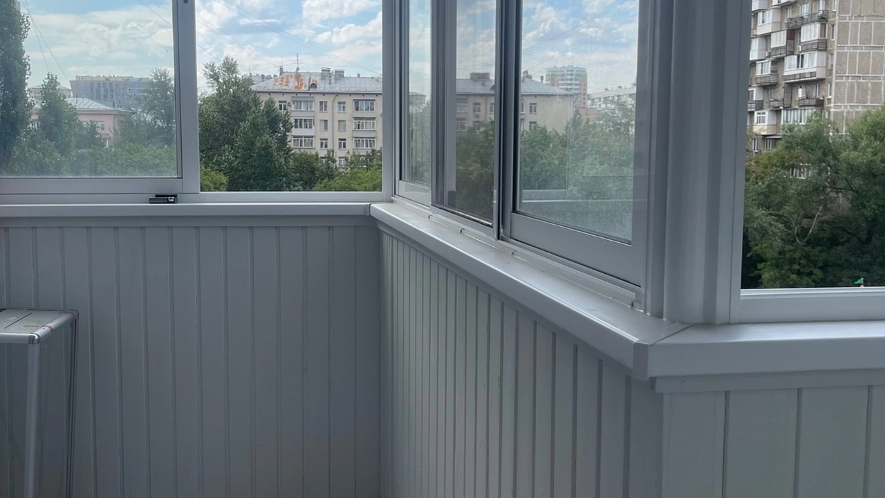 Можно ли пить на балконе: юрист разъяснил прави...