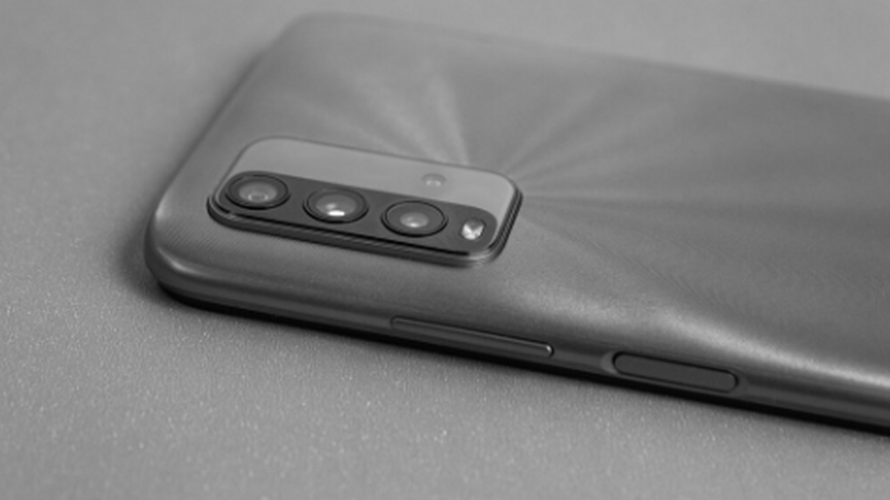 Анализ последних тенденций в сегменте мобильных...