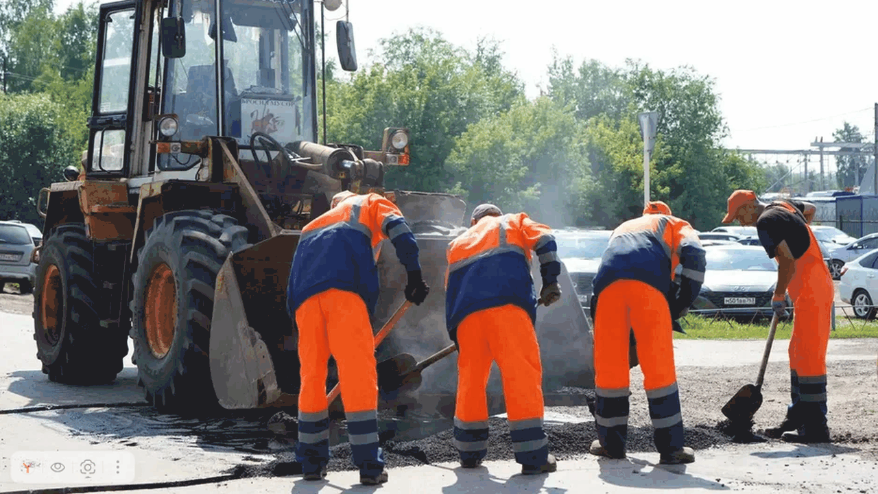 В Самарской области усилят безопасность дорог у школ в 2026 году Работы на дорогах возле образовательных учрежде...