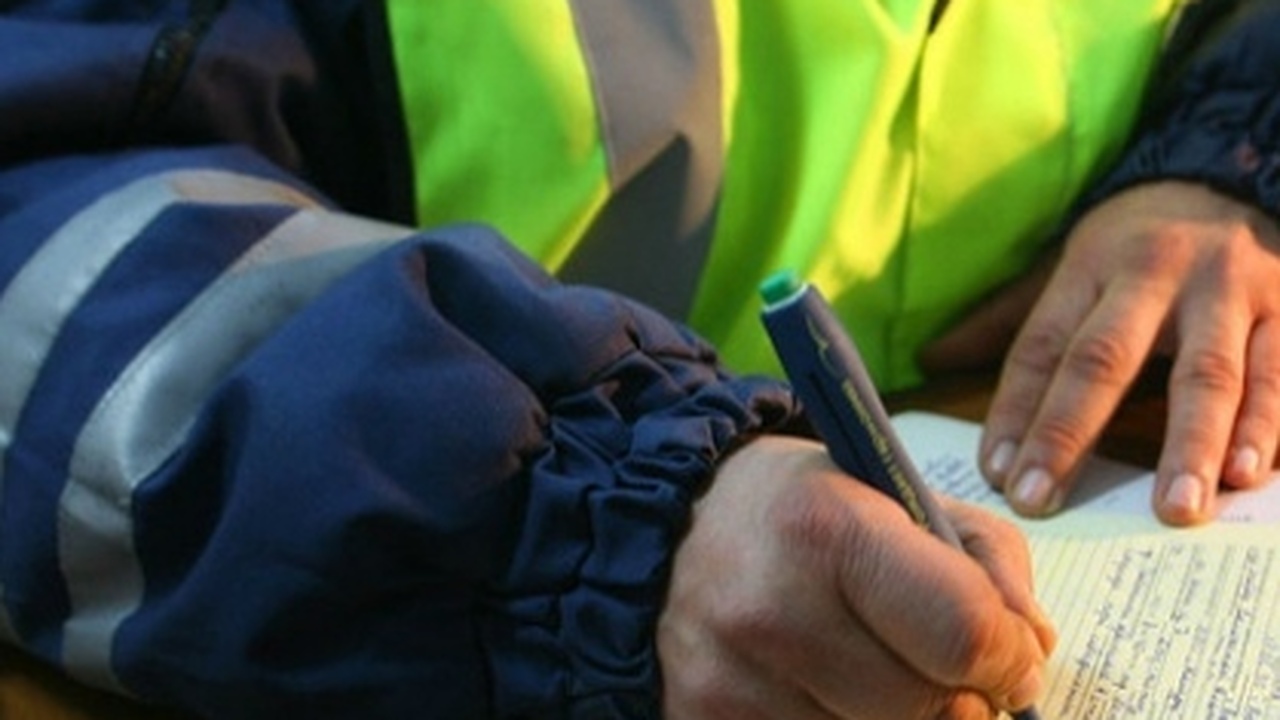 Лишат прав на год без разговоров: с 10 декабря ГИБДД будет искать у водителей всего один предмет ГИБДД усиливает рейды по машинам с тюнингом: за...