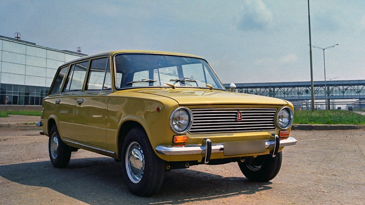 В России на продажу выставлена пятилетняя Lada ...