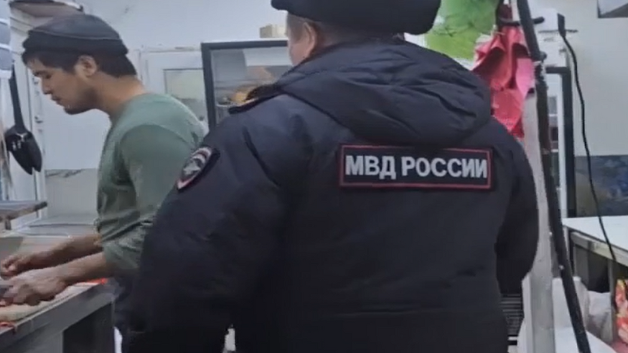 В областном центре сотрудники правоохранительны...