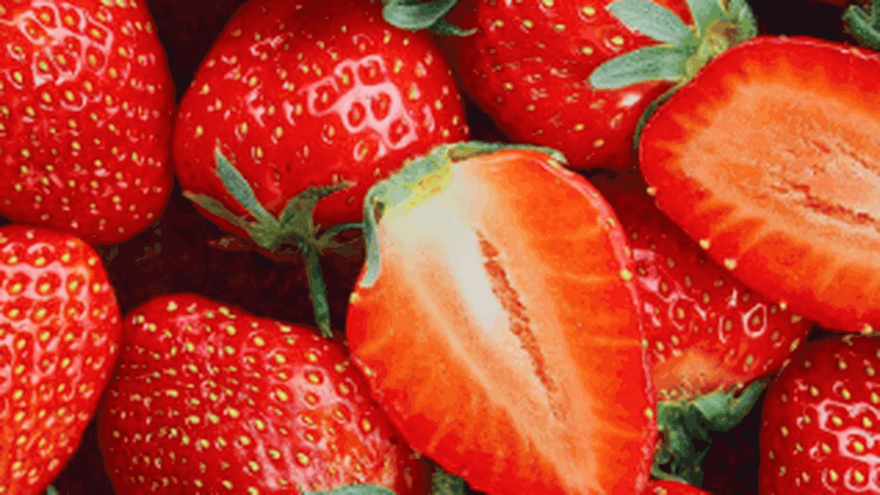 Ранняя клубника, поступающая на рынок до начала...