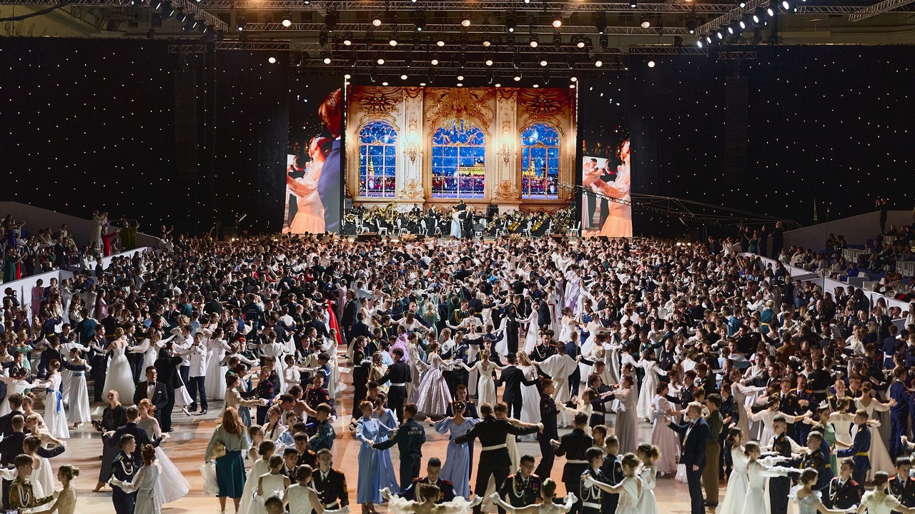 Делегации Самарской области возвращаются с Х Международного Кремлевского Благотворительного Кадетского Бала В Москве прошел X юбилейный Международный Кремл...