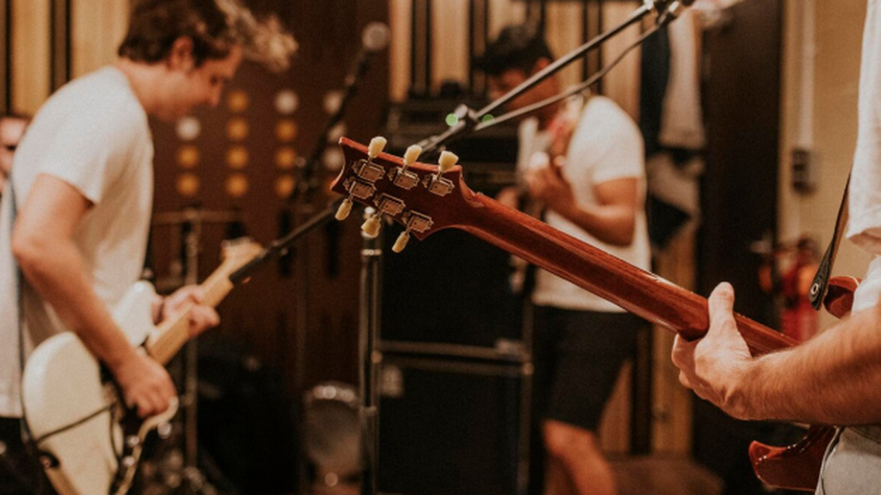 К 65-летию лидера российской музыкальной группы...