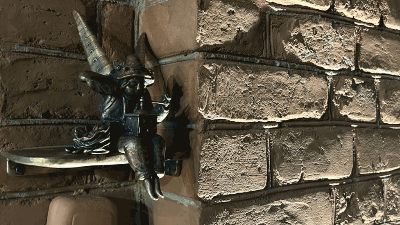 Бронзовые скульптуры, известные как шишиги-лету...