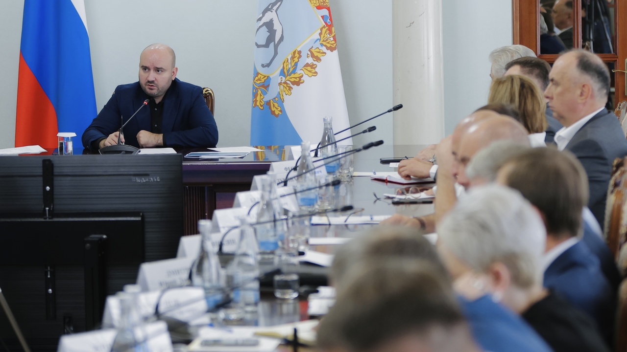 Трудоустройство ветеранов СВО, масштабирование формата «равный – равному» обсудили на оперативном совещании под председательством губернатора Вячеслава Федорищева Губернатор поручил главам муниципальных образов...