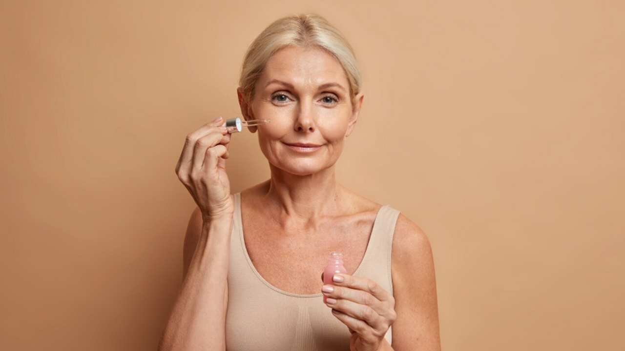 После сорока лет кожа начинает меняться: теряет...