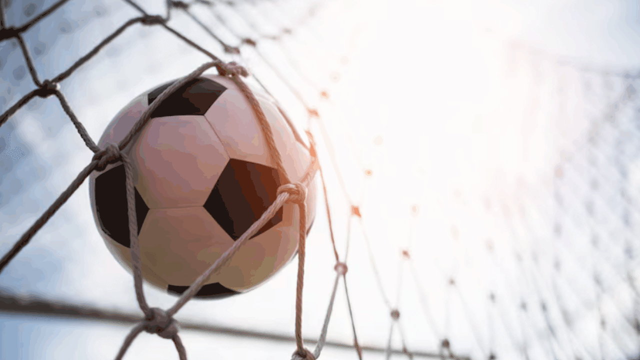 Футбольный клуб «Крылья Советов» одержал победу...