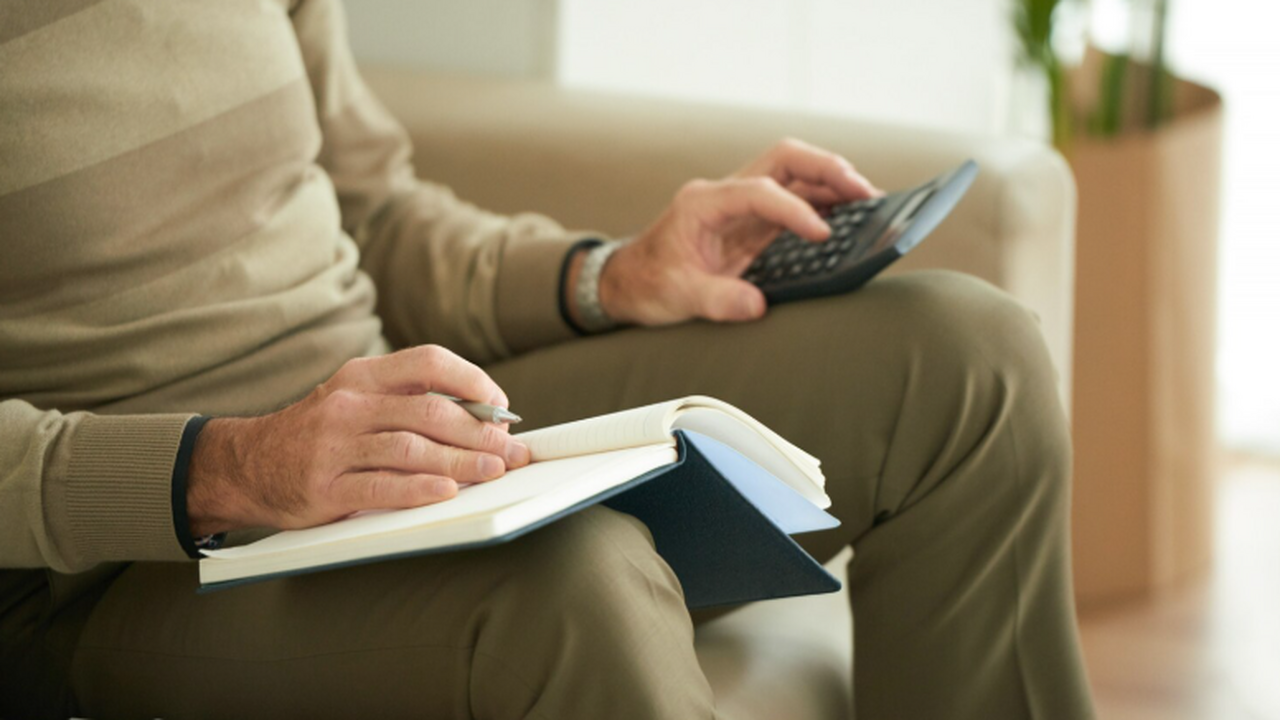 Специалисты Финансового университета при Правит...