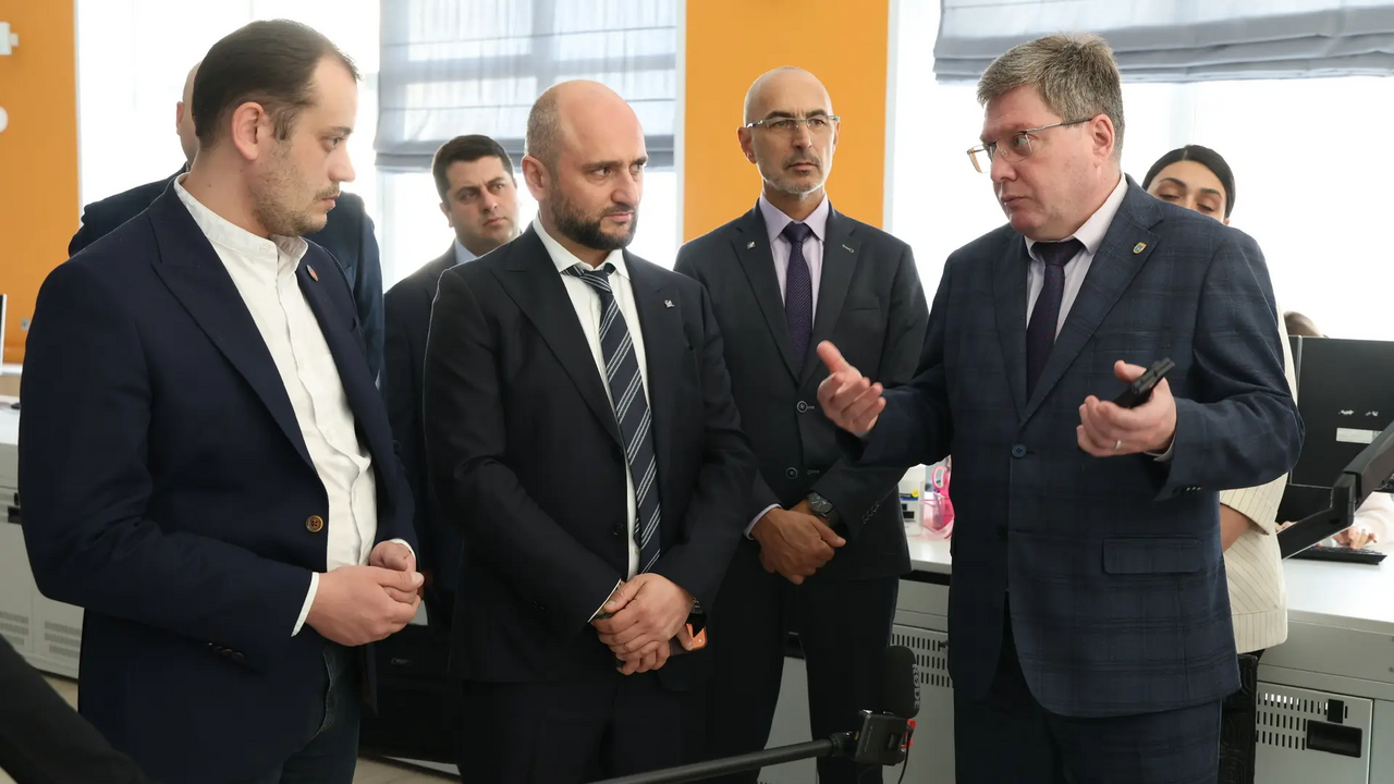 Иван Носков: «Я вижу задачу администрации в том, чтобы предоставить возможность нашим партнерам получить необходимую информацию, начать диалог» В Самару с официальным визитом прибыла делегаци...