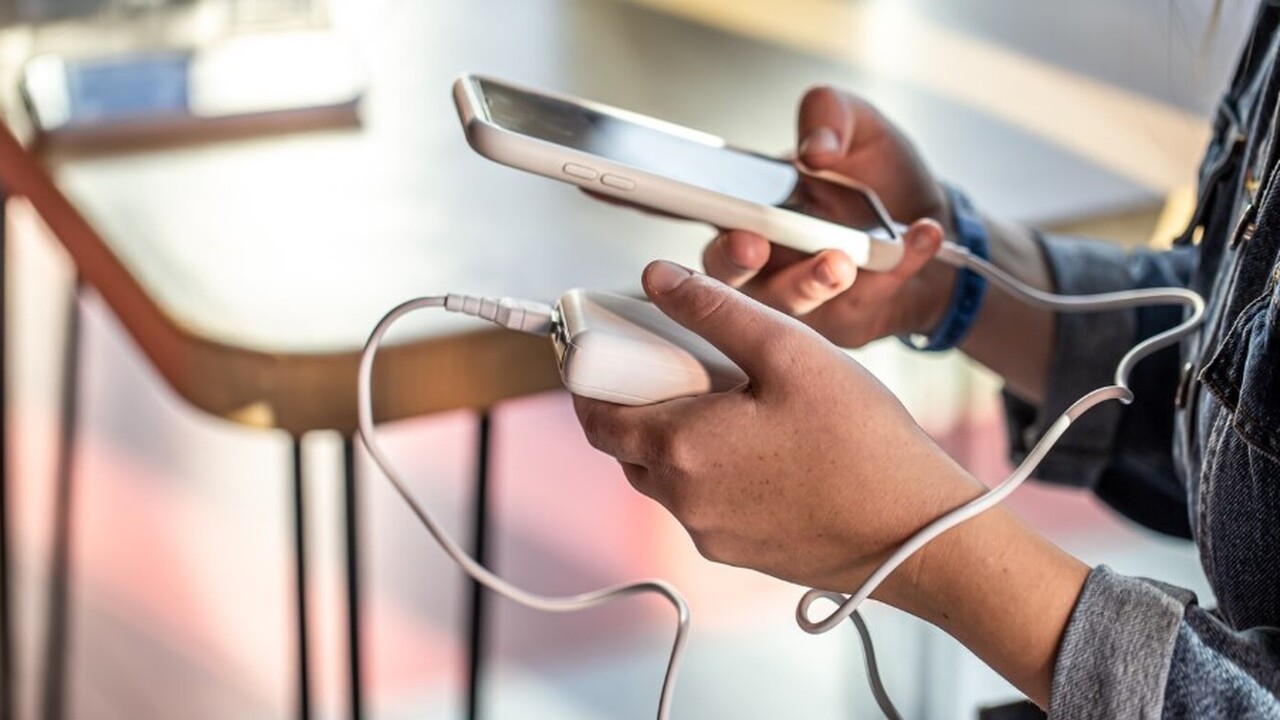 HTX Studio: быстрая подзарядка не наносит вреда аккумулятору смартфона HTX Studio обнародовала результаты двухлетнего ...