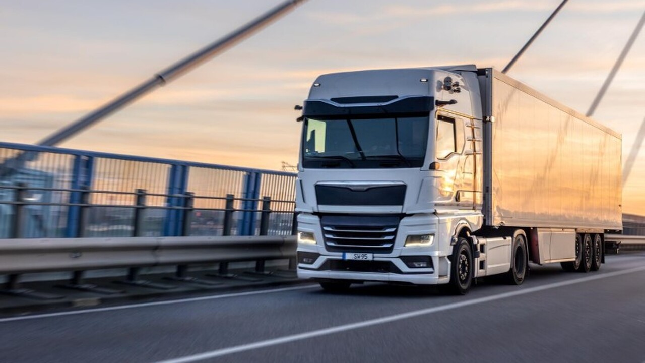 4 января один человек погиб при столкновении трех грузовиков под Самарой В Самарской области произошло дорожно-транспорт...