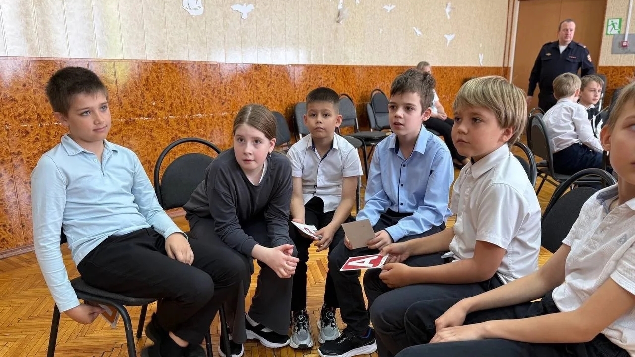В Самарской области полицейские рассказали школьникам, как вести себя на дороге В Тольятти сотрудники Госавтоинспекции провели ...
