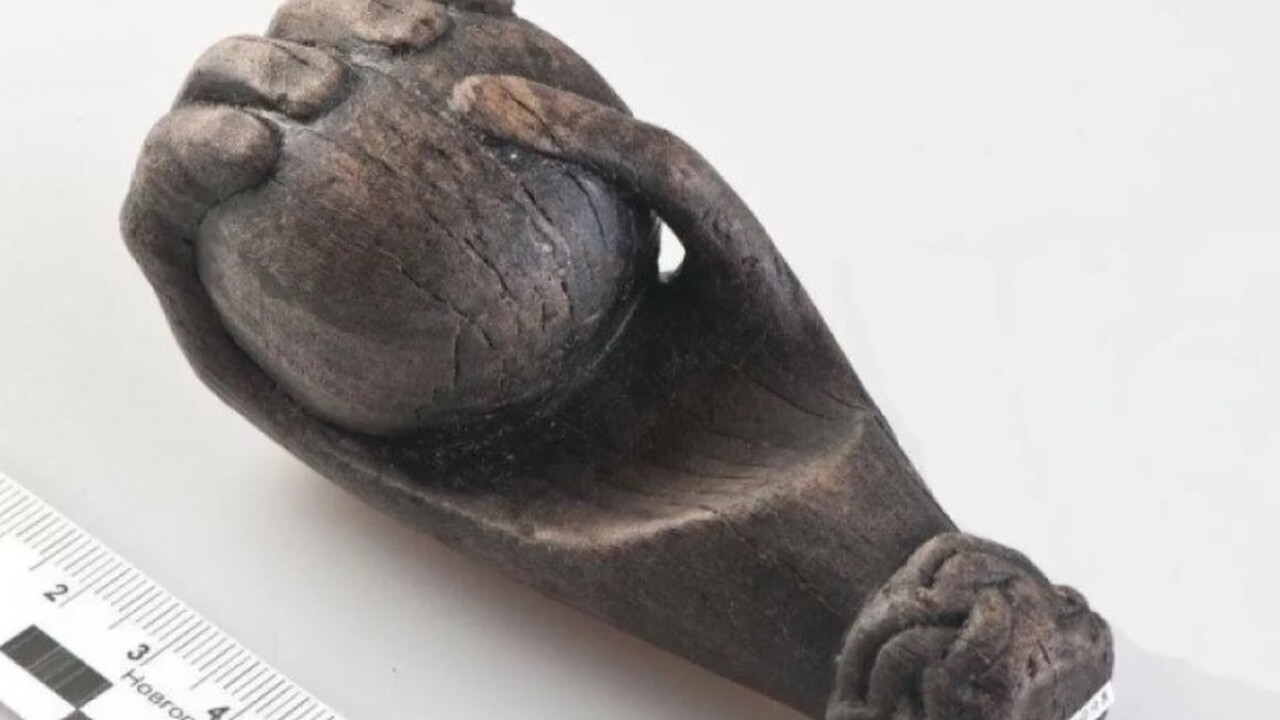 Среди множества археологических находок, ежегод...