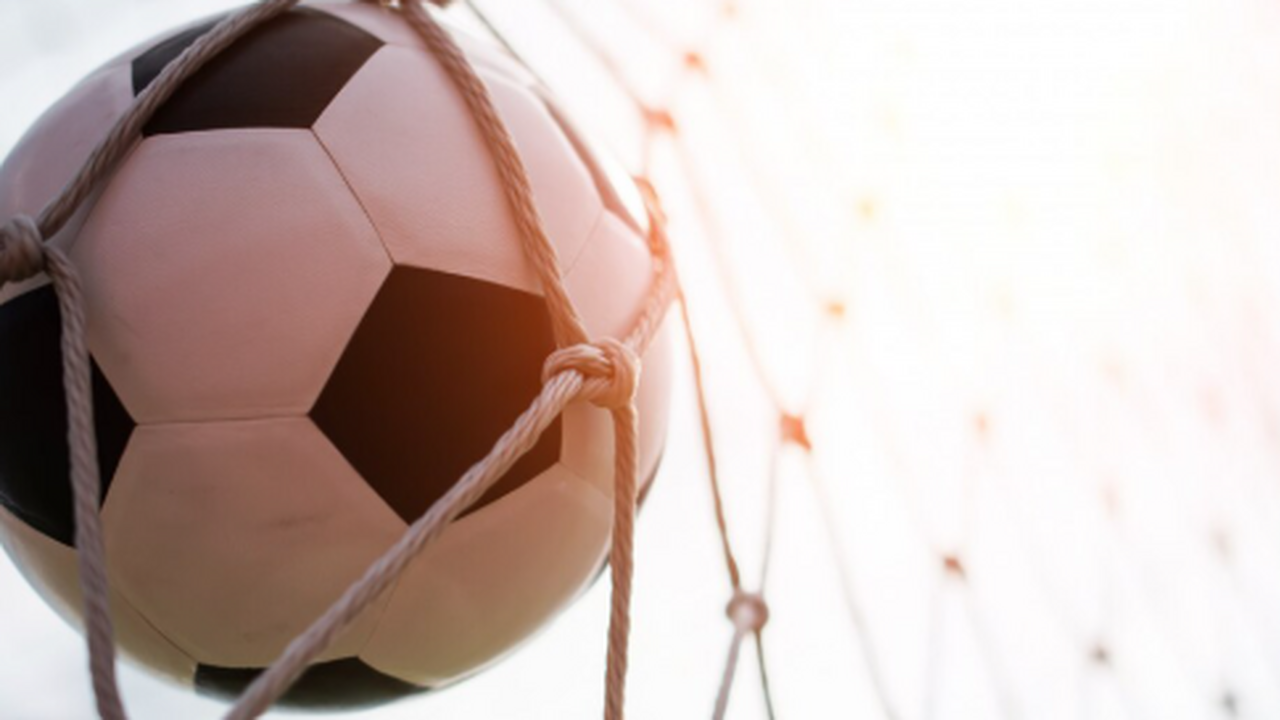 На пост главного тренера «Крыльев Советов» прет...