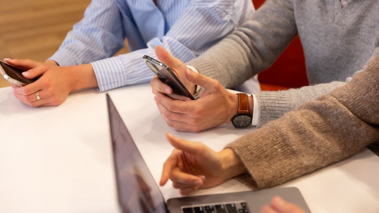 Аналитики назвали лидера рынка частных LTE-сетей Российскому бизнесу представили ежегодное отрас...