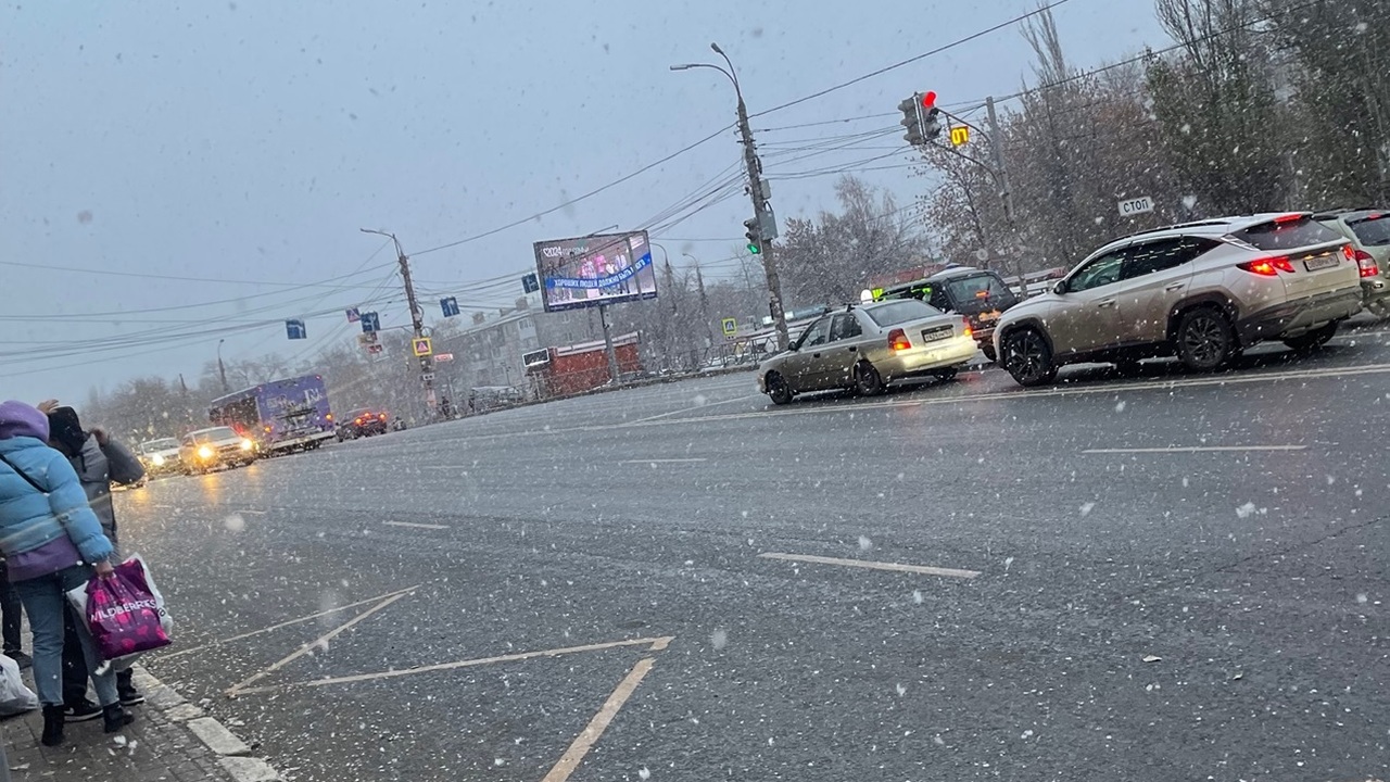 Первый снег в Самаре сняли на видео В Самаре впервые в текущем осеннем сезоне наблю...