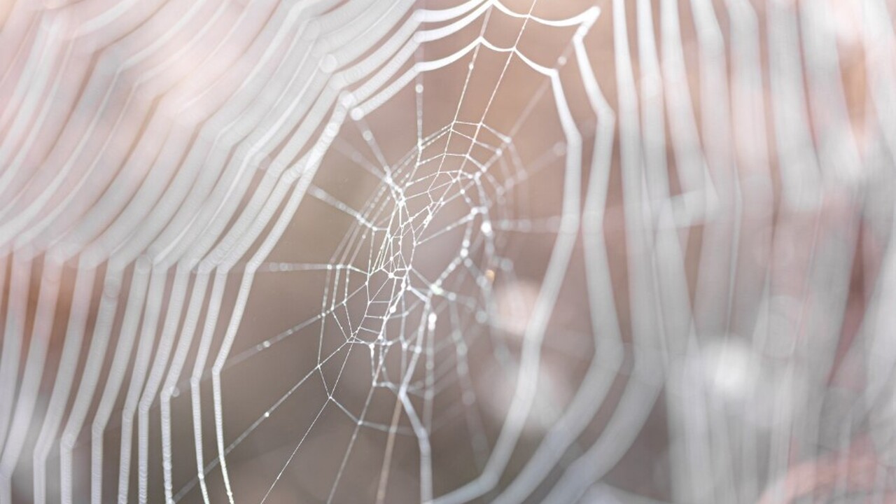 В серной пещере Сульфур, расположенной на грани...