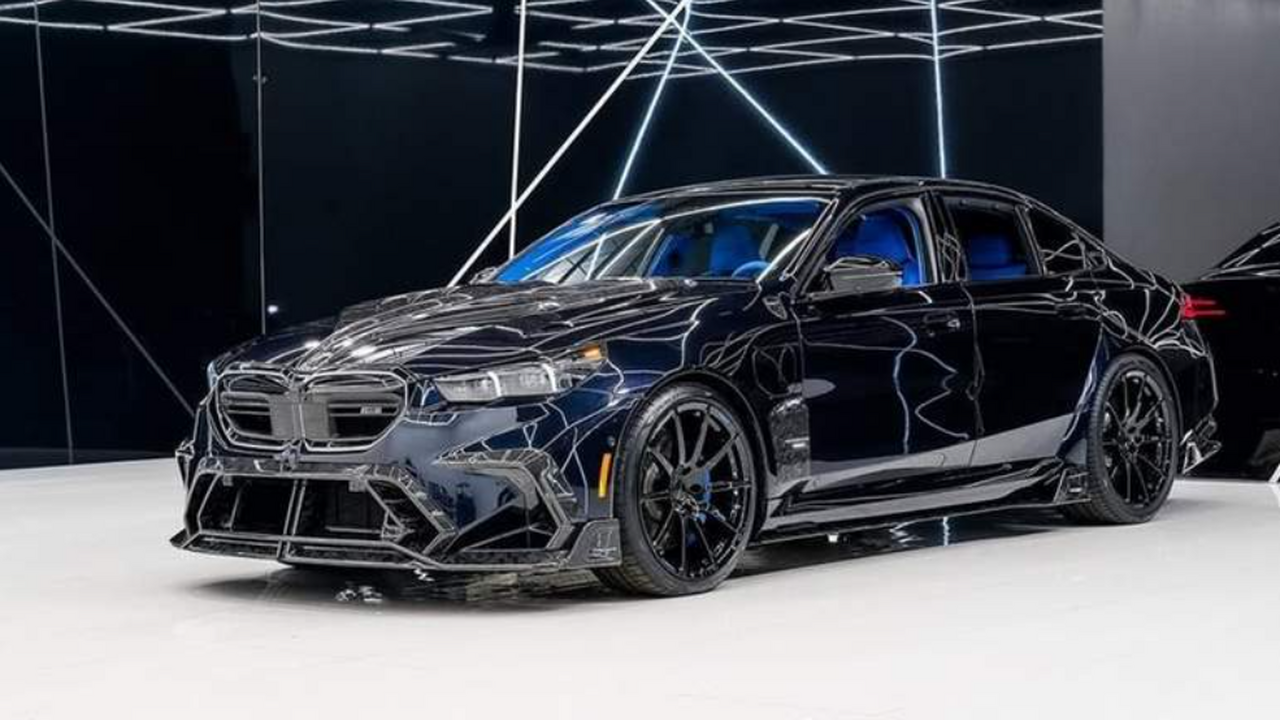В США идут торги за эксклюзивный BMW M5 2025 от Mansory: авто сняли на фото На американском авторынке появился уникальный B...