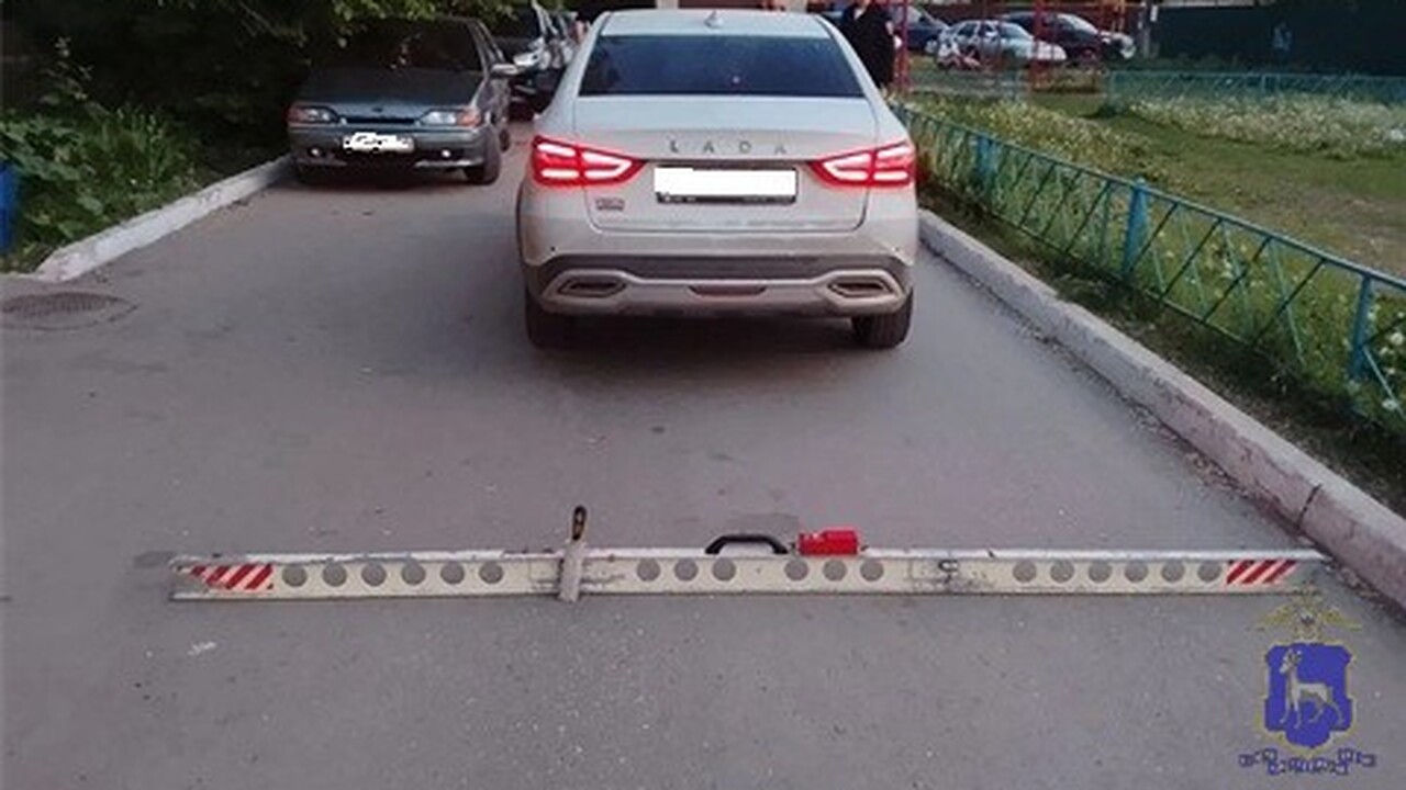 В Тольятти Самарской области водитель Lada Vesta сбил 11-летнюю девочку В городе Тольятти сотрудниками полиции проводит...
