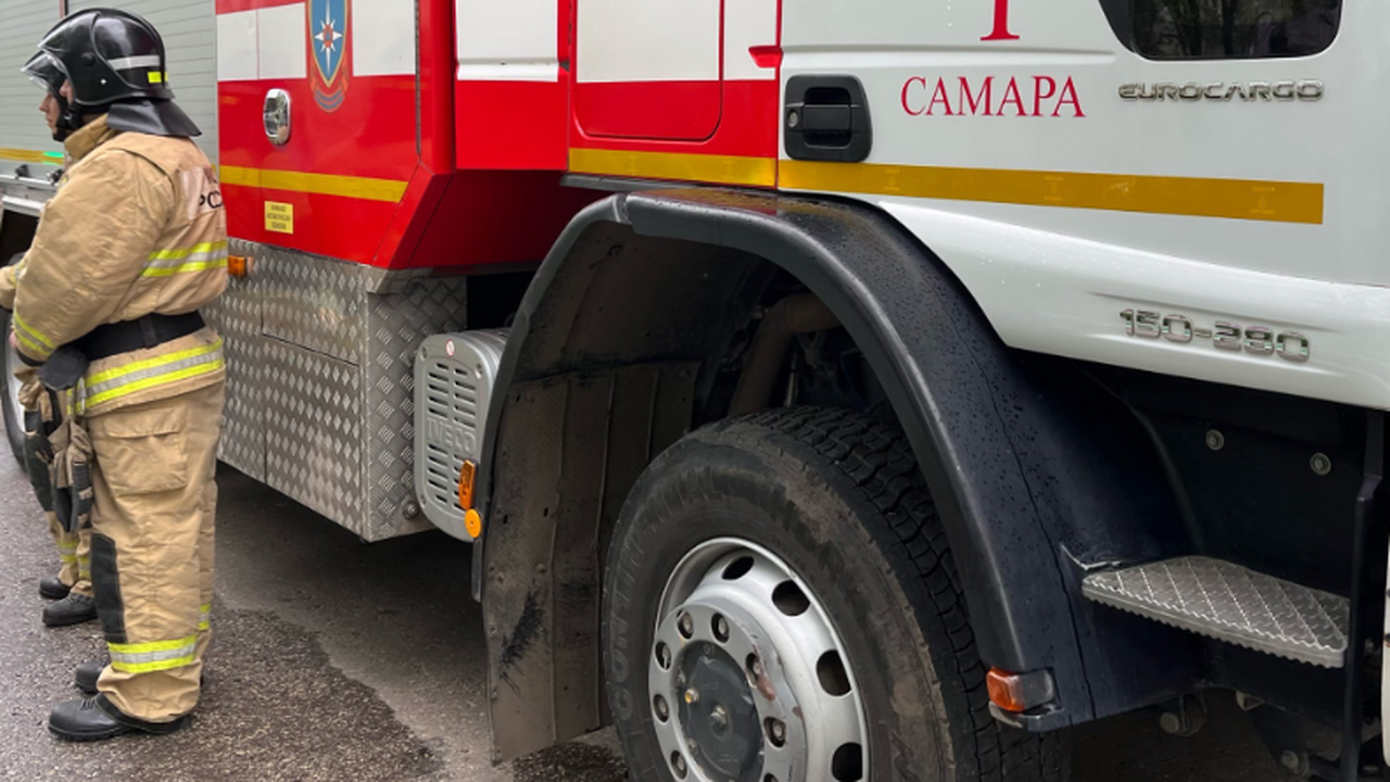 В Самаре потушили пожар в старинном доме на улице Вечером 15 марта в центральной части города Сам...