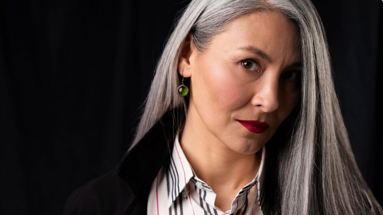 Топ-4 стильных варианта причесок для встречи Нового года 2026: идеально для женщин 50+ Праздничные прически для женщин 50+: модные обр...