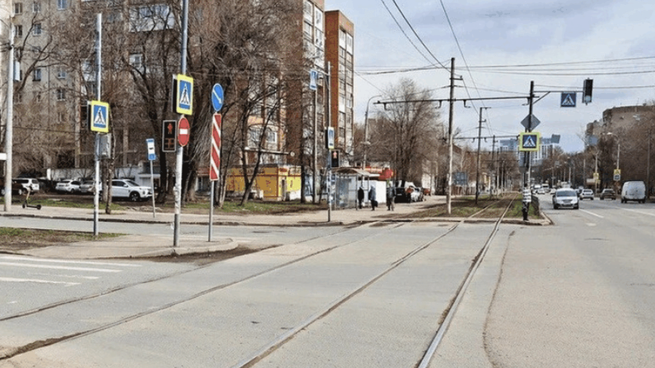В период с 20:00 часов 25 апреля по 05:00 часов...