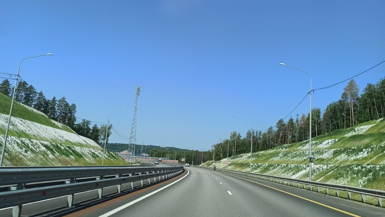 В России впервые разместили базовую станцию в полосе отвода федеральной трассы Первый оператор связи построил телеком-объект в...