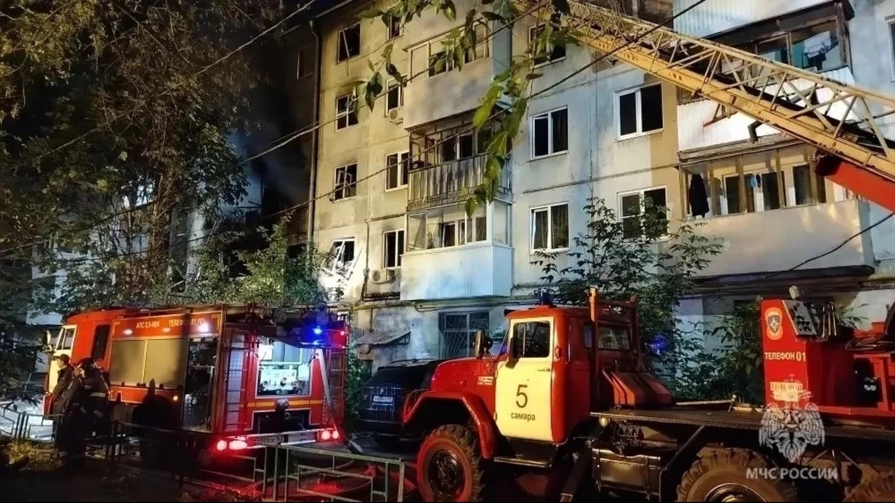 По поручению губернатора завтра утром на месте пожара на ул. XXII Партсъезда оперштаб соберется еще раз Губернатор Федорищев о ЧС в Самаре ул. XXII Пар...