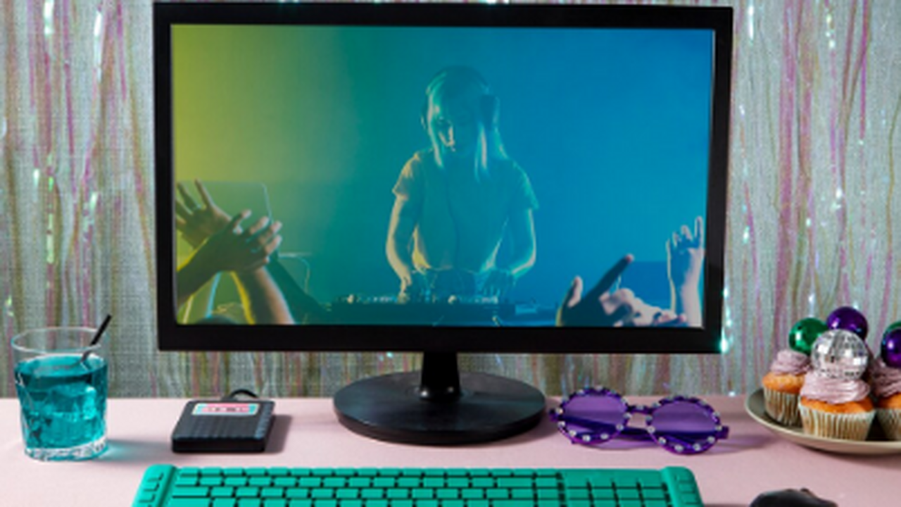 Компания Philips выпустила новый монитор Evnia ...